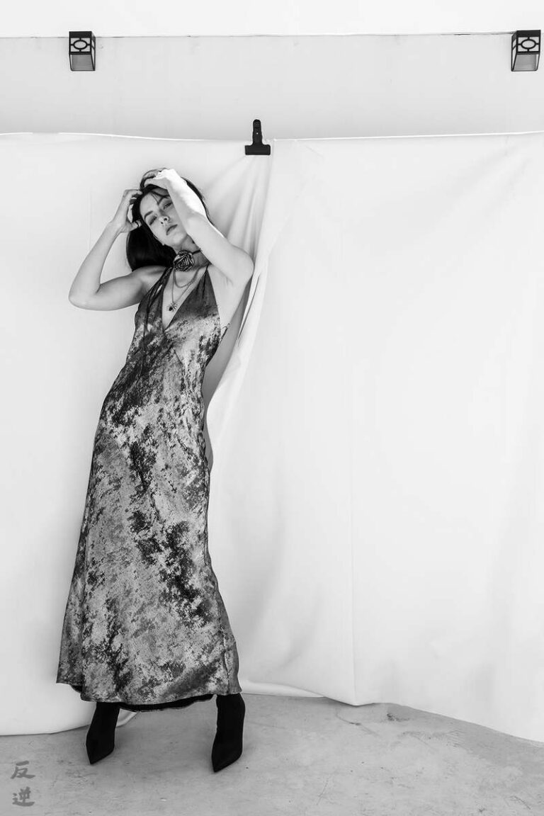 ADVERSUS Featured Model – Photo: Alessio Cristianini