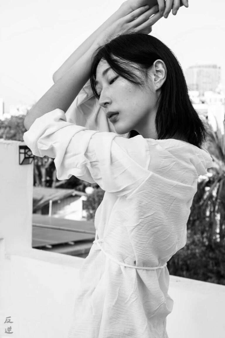 ADVERSUS Featured Model – Photo: Alessio Cristianini