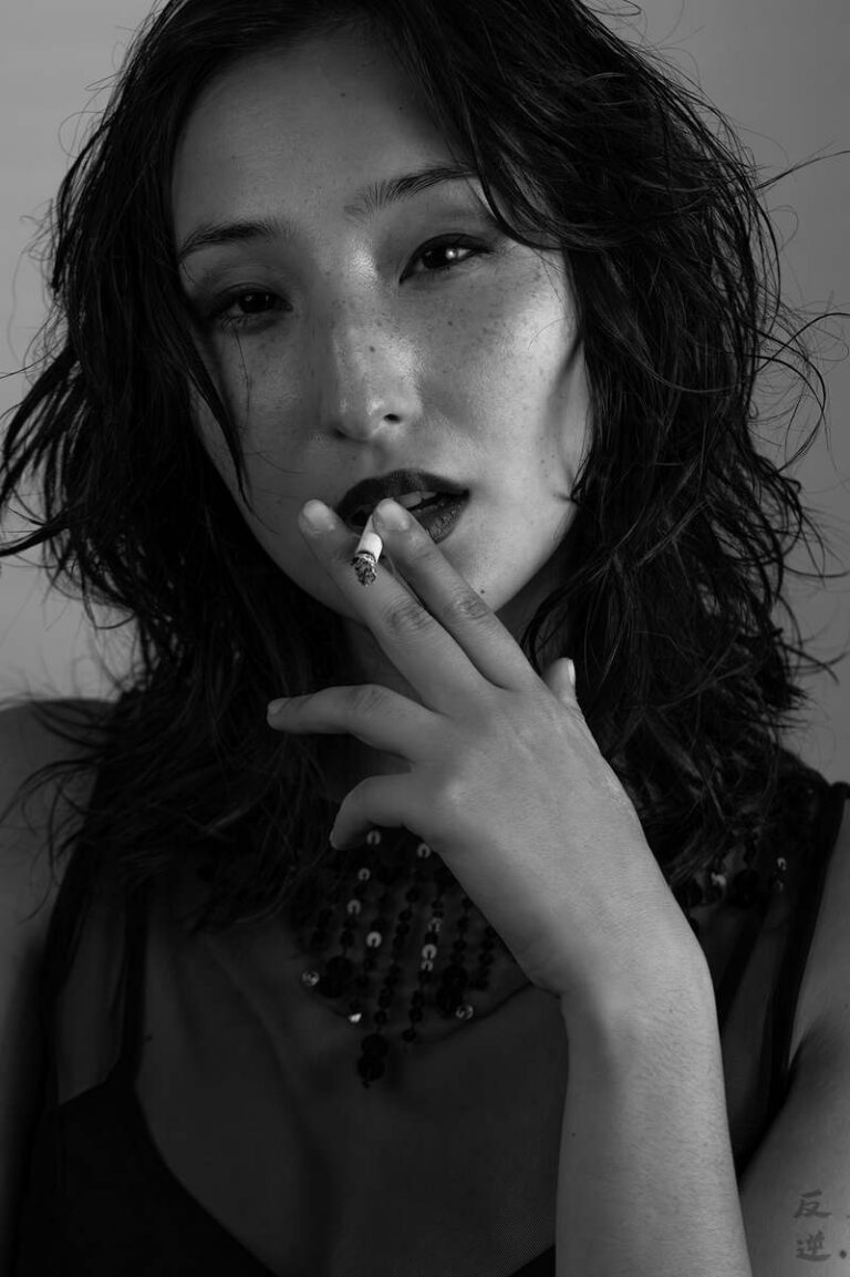 ADVERSUS Featured Model – Photo: Alessio Cristianini