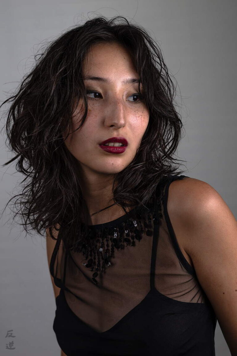 ADVERSUS Featured Model – Photo: Alessio Cristianini