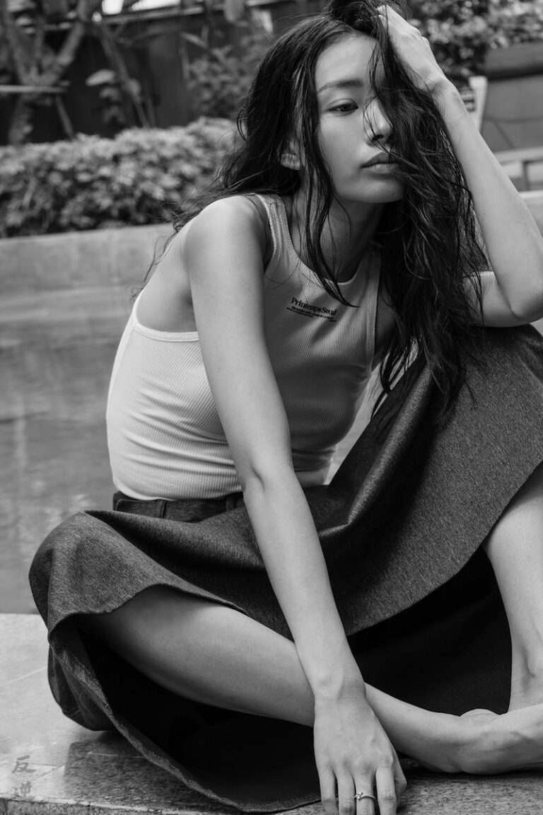 ADVERSUS Featured Model – Photo: Alessio Cristianini