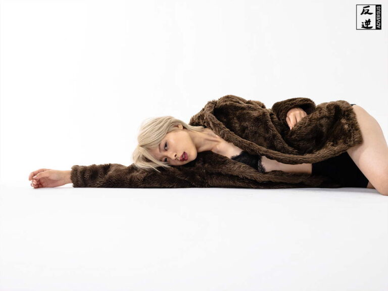 ADVERSUS Featured Model – Photo: Alessio Cristianini