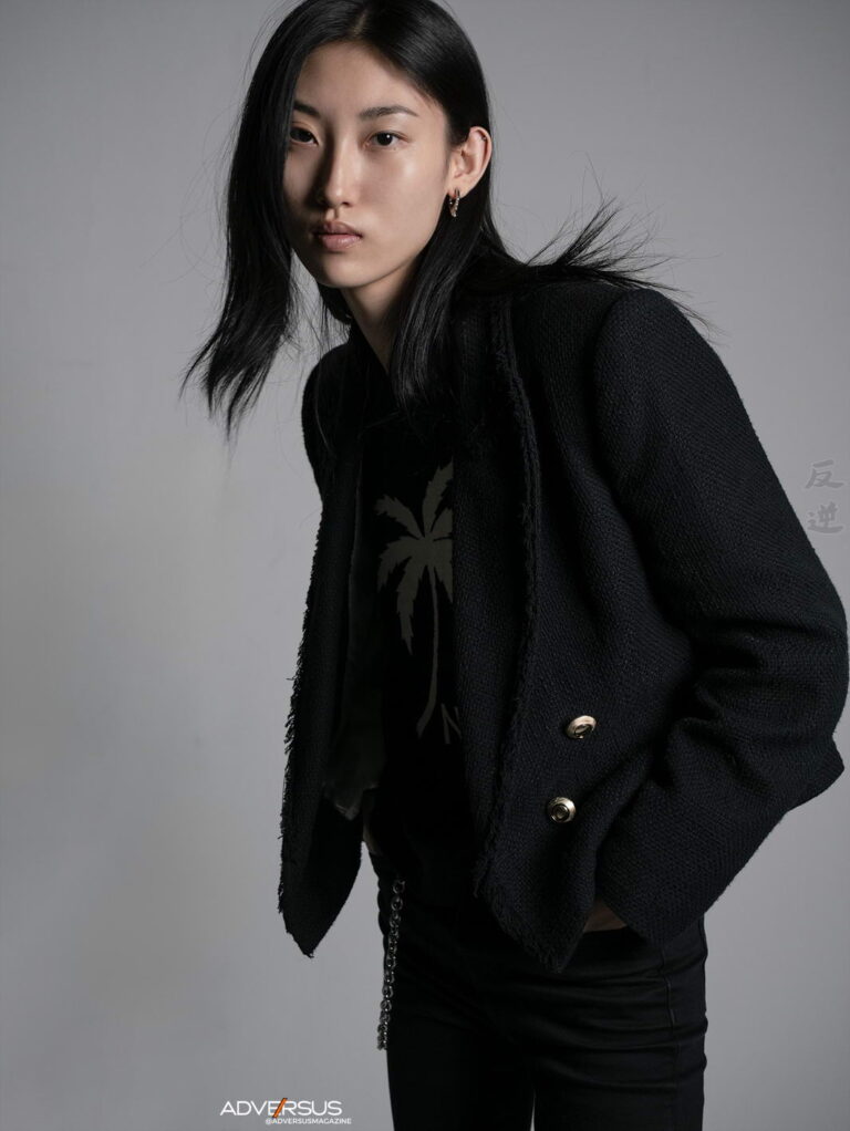 ADVERSUS Featured Model – Photo: Alessio Cristianini