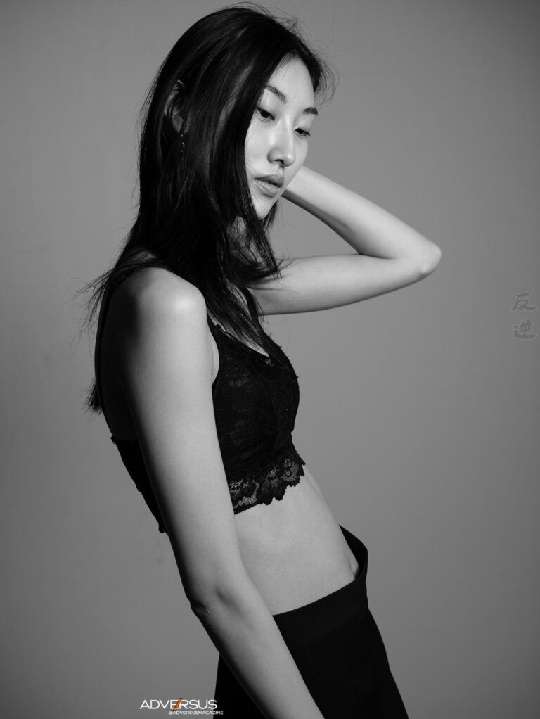 ADVERSUS Featured Model – Photo: Alessio Cristianini