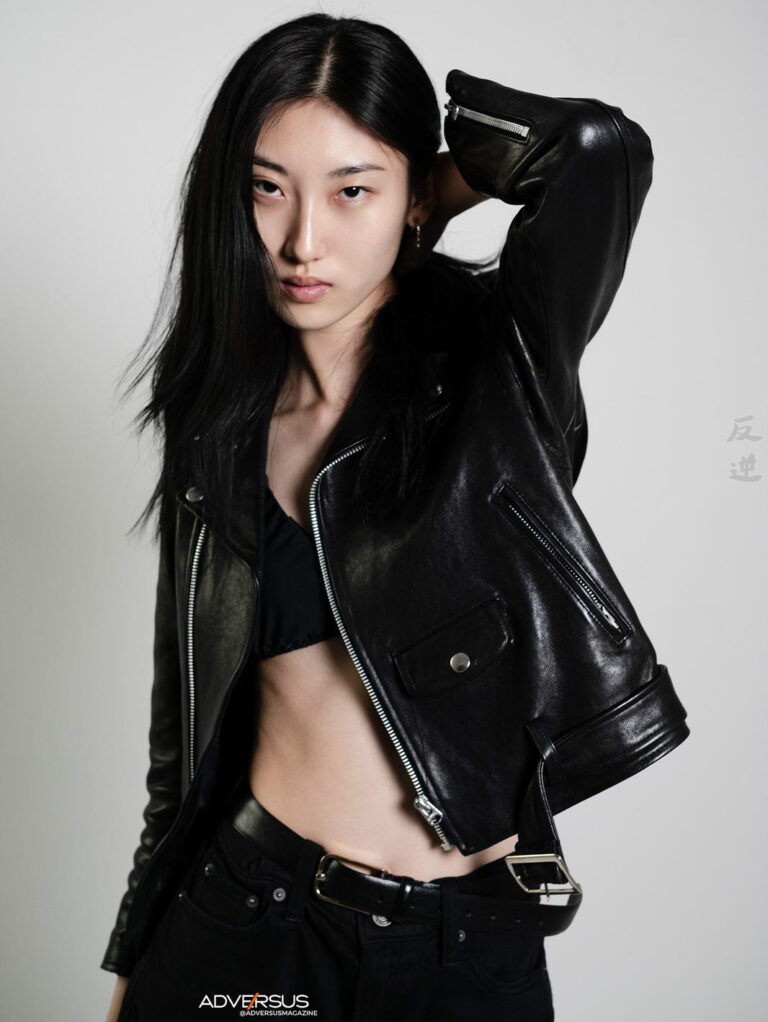 ADVERSUS Featured Model – Photo: Alessio Cristianini