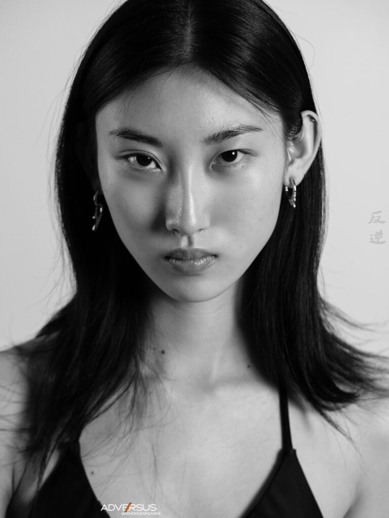 ADVERSUS Featured Model – Photo: Alessio Cristianini