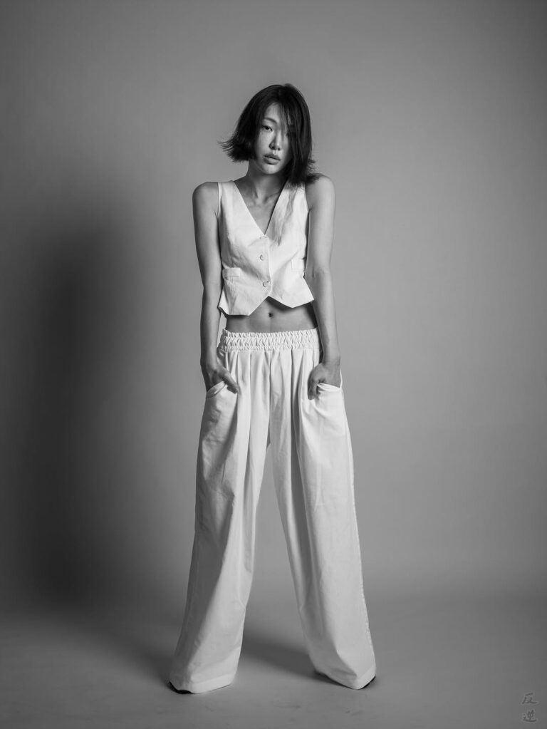 ADVERSUS Featured Model – Photo: Alessio Cristianini