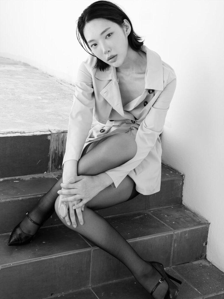 ADVERSUS Featured Model – Photo: Alessio Cristianini