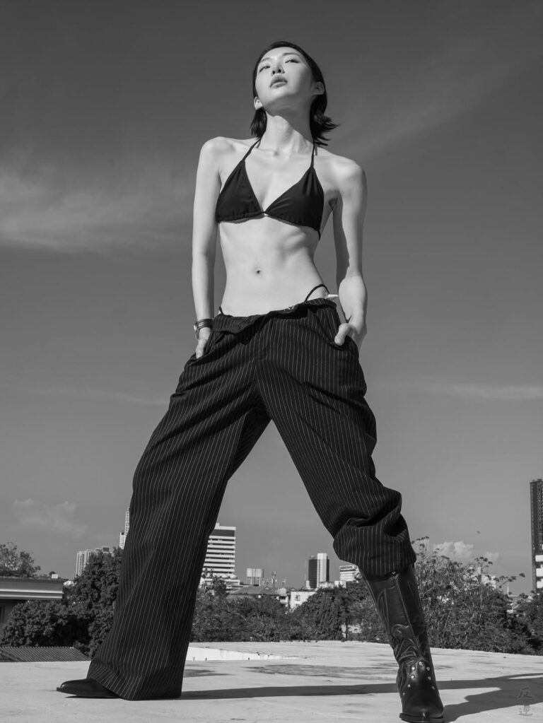 ADVERSUS Featured Model – Photo: Alessio Cristianini