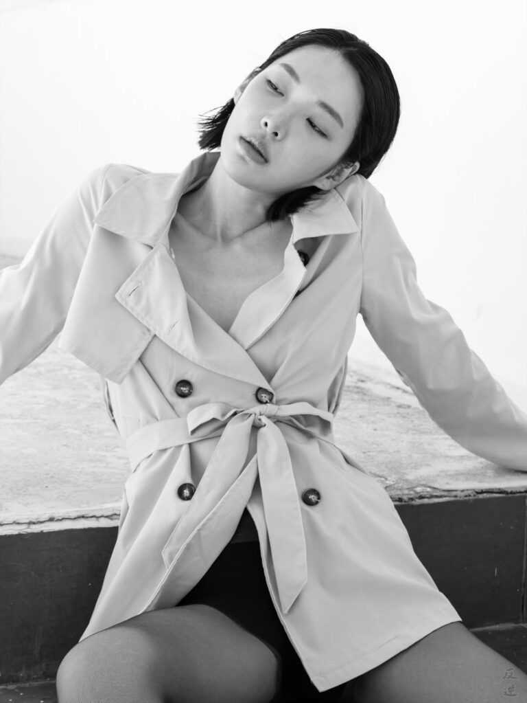 ADVERSUS Featured Model – Photo: Alessio Cristianini
