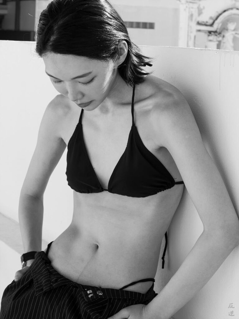 ADVERSUS Featured Model – Photo: Alessio Cristianini