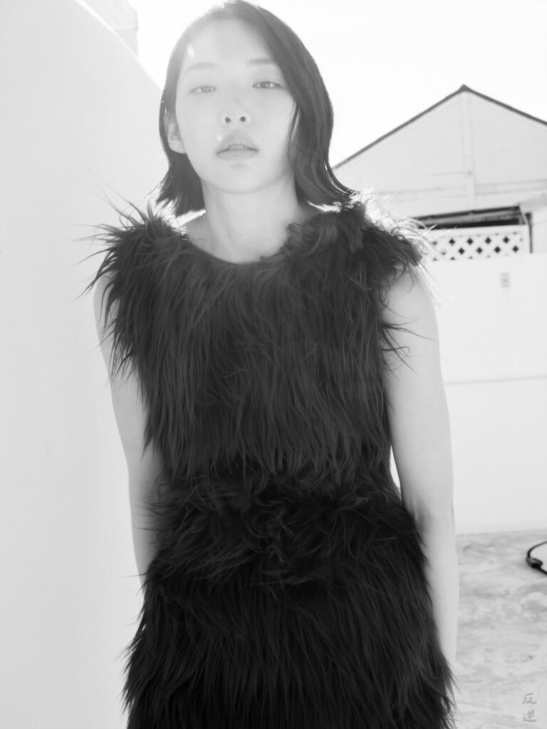 ADVERSUS Featured Model – Photo: Alessio Cristianini
