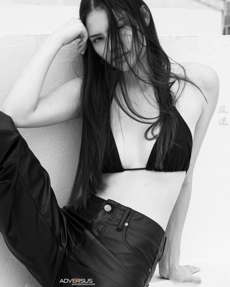 ADVERSUS Featured Model – Photo: Alessio Cristianini