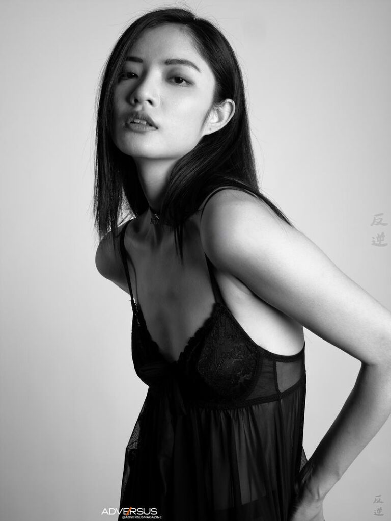 ADVERSUS Featured Model – Photo: Alessio Cristianini