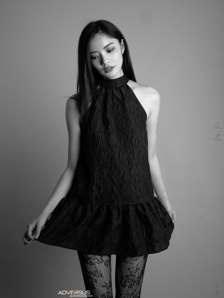 ADVERSUS Featured Model – Photo: Alessio Cristianini