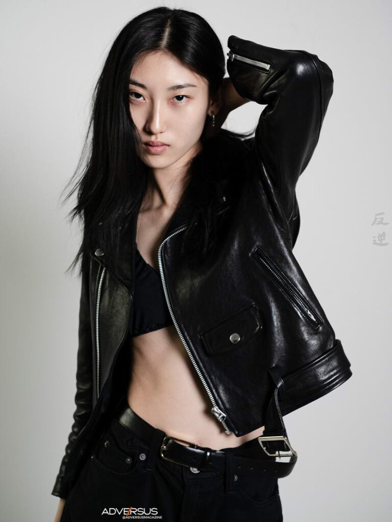 ADVERSUS Featured Model – Photo: Alessio Cristianini